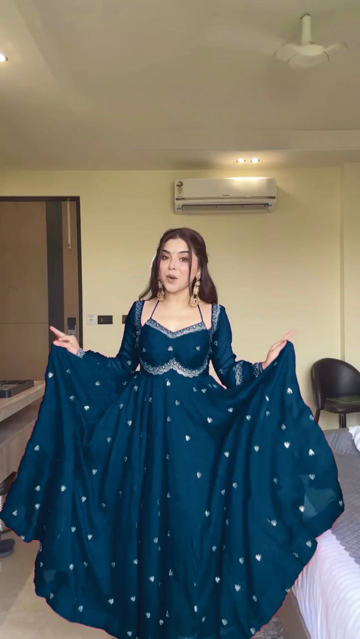 Effortless charm with our exclusive 3-piece set – crafted for comfort