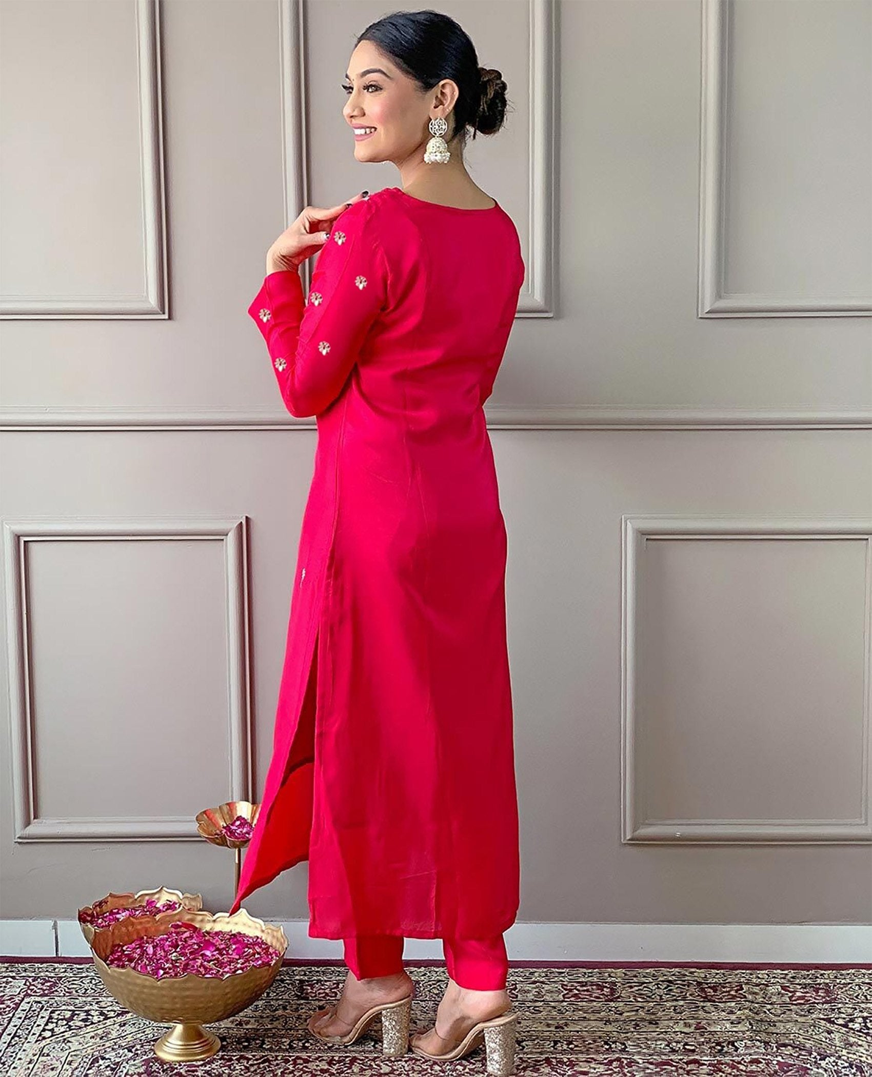 Ethnic Wear: Elegant Pink Kurta Set with Colorful Dupatta